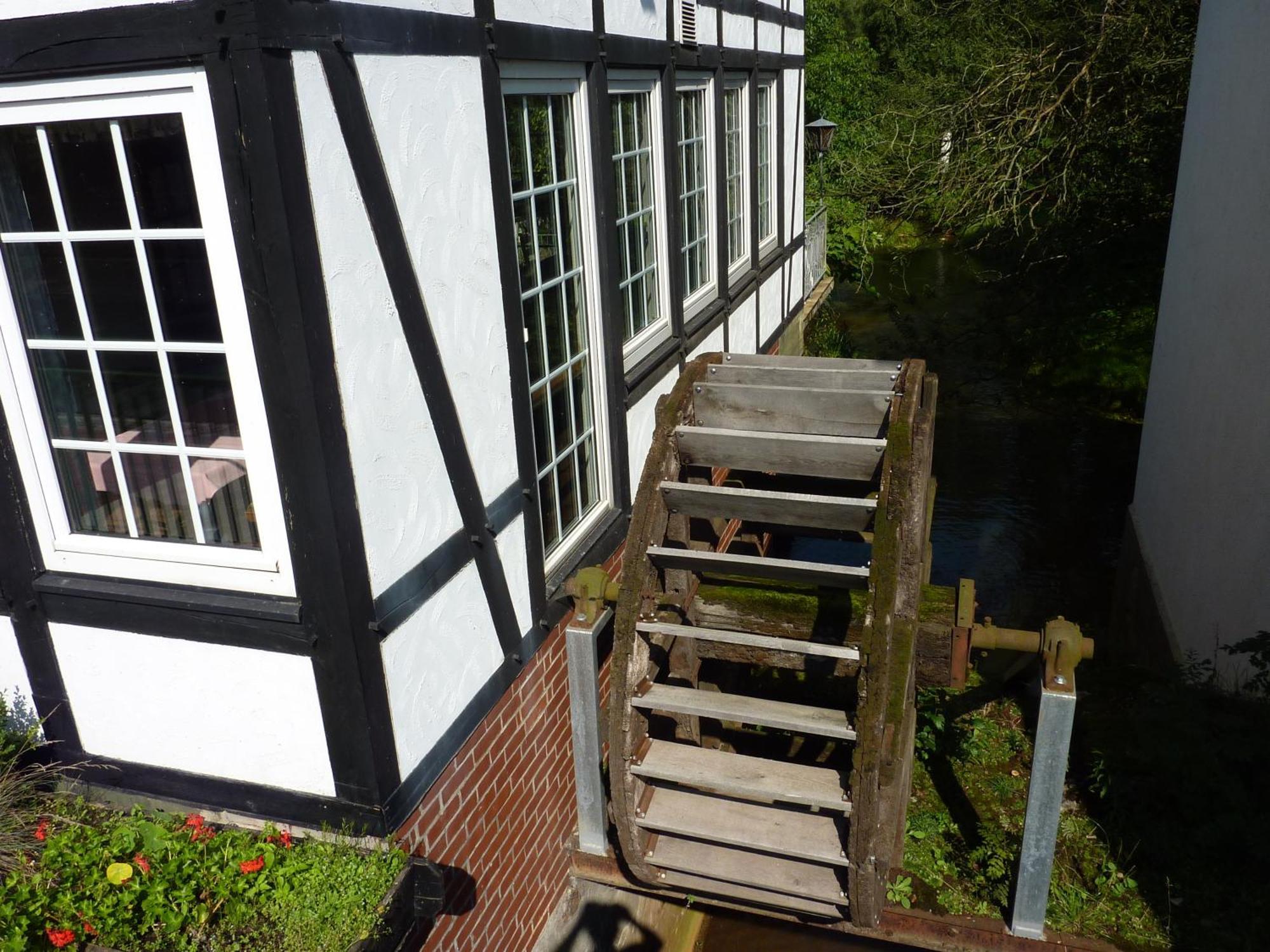 Akzent Hotel Zur Wasserburg - Hotel Garni Bed & Breakfast Harpstedt Exterior photo