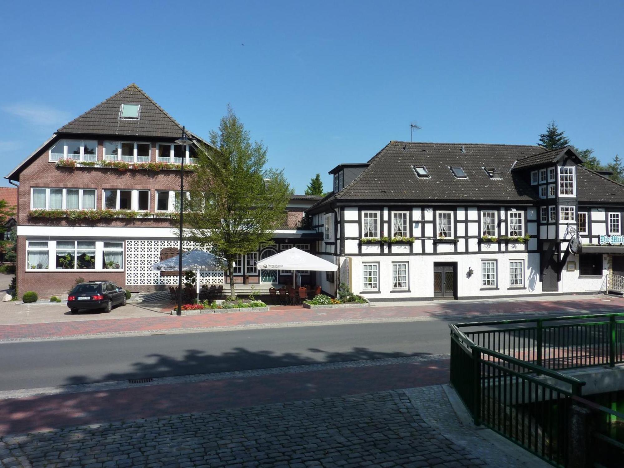 Akzent Hotel Zur Wasserburg - Hotel Garni Bed & Breakfast Harpstedt Exterior photo